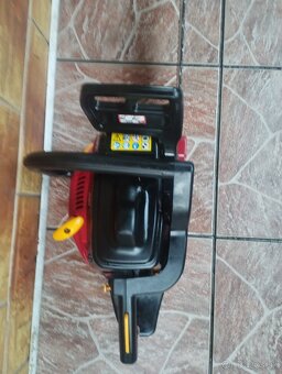 Homelite motorová píla - 9
