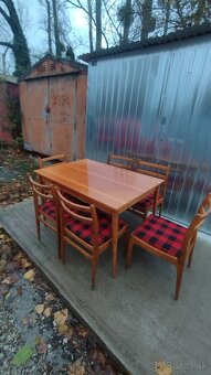 Predám starý stôl 6 x stoličky viď foto cena 100 eur spolu. - 9