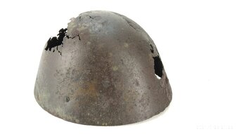 Vojenská helma VZ 32 s priestrelom - torzo - Military helmet - 9