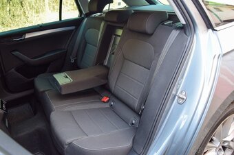 Škoda Superb Combi 1.6 TDI DSG - 9