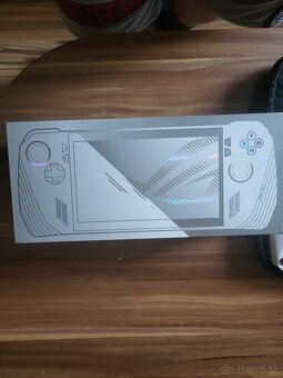 Asus rog ally - 9