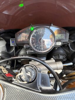 Yamaha R1 RN20 - 9