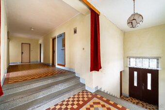 Na predaj rodinný dom v krásnym pozemkom v obci Sačurov - 9