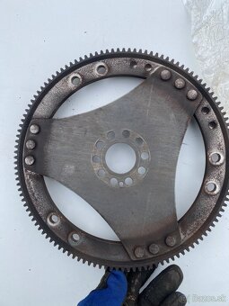 AUDI A8 náhradné diely - motor - vstrekovače atd - 9