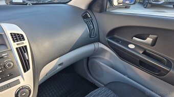 Kia Ceed SW 1.6 crdi  66kw M5 - 9