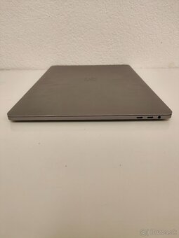 Apple MacBook Pro 15 (2018) | Intel Core i7 • 16 GB RAM • 25 - 9