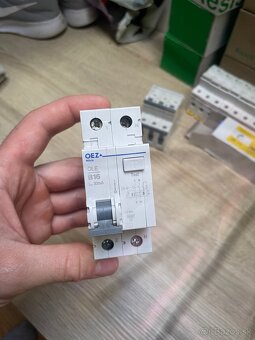 Elektroinštalačny material ističe - 9