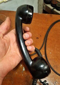 Bakelitový telefon TESLA z roku 1978 - 9
