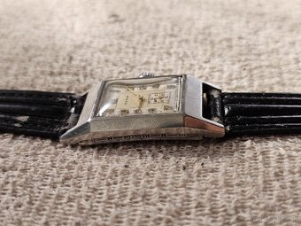 Hodinky Cyma na opravu - 9