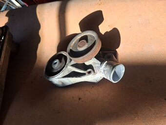 felicia - hlava motoru, víko, vodná pumpa - 9