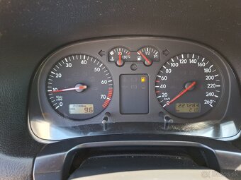 Volkswagen Golf 4 1.6 74kw - 9