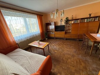 Rodinný dom s pozemkom v Kozárovciach - 9