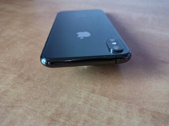 iPhone XS 64 GB – 120 € (dohoda možná)
 - 9