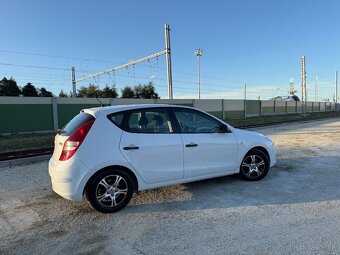 Hyundai i30 1.4 Benzín 92000km Nová STK Ek - 9
