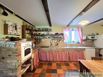 Rozprávkový dom so srdcom a veľkou záhradou - na skok od - 9