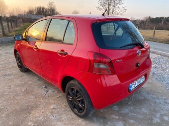 Predám Toyotu Yaris 1,0 benzin 51 kw - 9