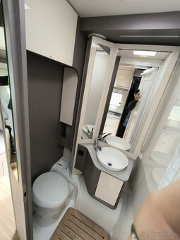 nový karavan Etrusco T 6900 SB 5-miestny - 9