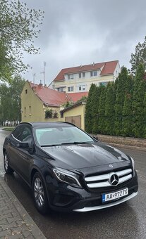 Mercedes - Benz GLA 180 benzín - 9
