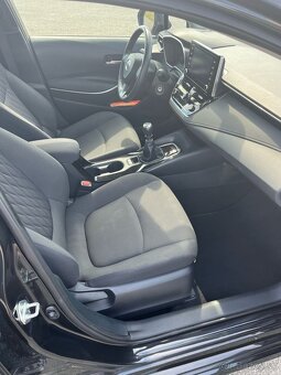 Toyota Corolla 1.5 benzin 92 kW - 9