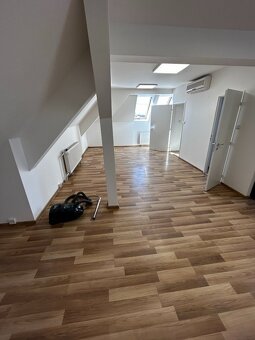 Obchodno - kancelárske priestory v Nitre - 9