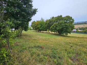 Stavebný pozemok 1 hod od BA; s výhľadom na Veľkú Javorinu. - 9