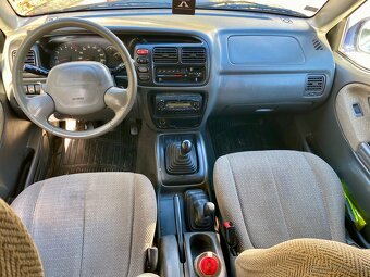 Suzuki Grand Vitara 2.0 - 9