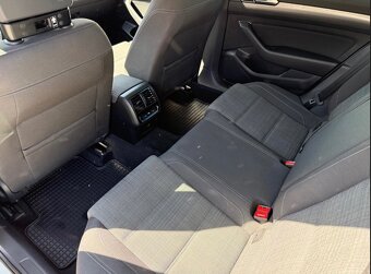 Volkswagen Passat Variant 2.0 TDI EVO Business DSG - 9