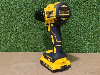 Dewalt Aku príklepová vŕtačka DCD778 - 9