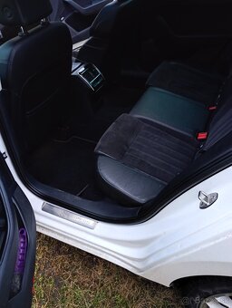 Predám 4x4 škoda Superb combi ročník 2016 dsg - 9