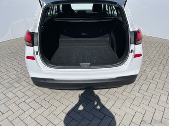 Hyundai i30 Combi 1.6CRDi ČR 1.Maj. - 9