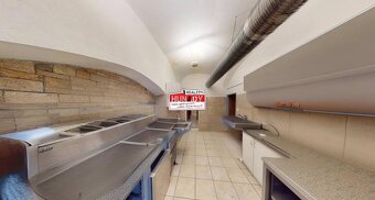 ZNÍŽENÁ CENA  (544m²) MEŠTIANSKY DOM V CENTRE SNV - 9