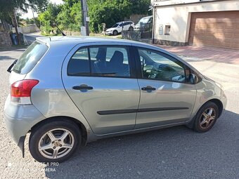 predam Toyotu Yaris, benzin - 9