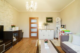 Na predaj vkusne zrekonštruovaný 3-izbový byt s lodžiou ... - 9