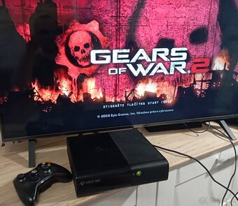 XBOX 360 E 250GB HDD aj s kinectom - 9