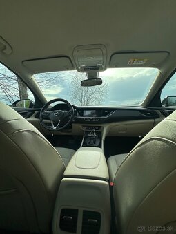 Opel Insignia 2.0 CDTI - 9