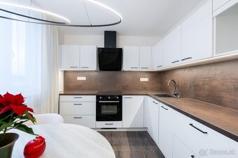 Na predaj 3 izbový byt po rekonštrukcii- Mateja Bela TN - 9