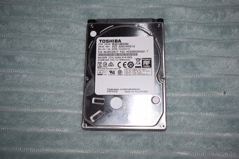 PlayStation 4 Slim 2TB + ovládač + hry + extra HDD - 9