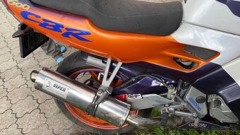 Predám honda cbr 600 F - 9