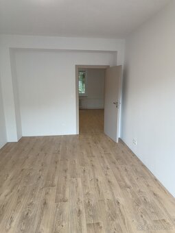 Novo zrekonštruovaný 3i byt Brezová pod Bradlom - 9