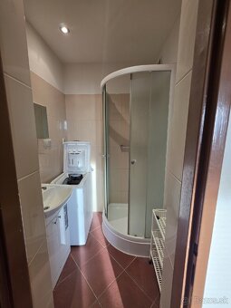 Predám 2 izbový byt - Levice - 9