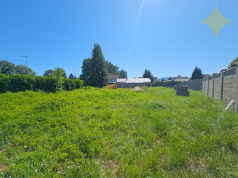 PRIEVIDZA – Staré sídlisko / DOBRÁ POLOHA / Pozemok 1350 m2, - 9