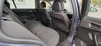 Predám Opel Insignia Combi 2.0 CDTI 81Kw R.V.2012 Zachovalé - 9