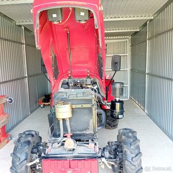 Predám traktor s náradím - 9