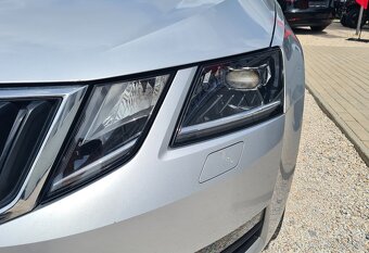ŠKODA OCTAVIA COMBI 2.0 TDI SOLEIL DSG - 9