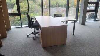 Kancelársky nábytok,sedacia súprava,komody - 9