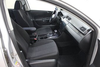 Volkswagen Passat Variant 2.0 TDI Trendline DSG - 9