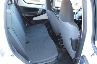 Toyota Aygo 1,0 i 50 kW - 9