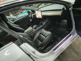 Tesla Model 3 Long Range - 9