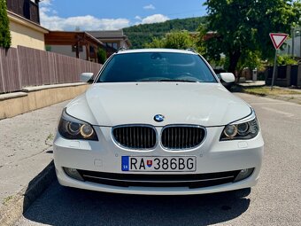 BMW E61 530d LCI INDIVIDUAL -SOFTCLOSE- PANORÁMA - 9