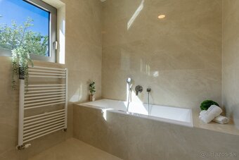 Luxusná 6-izb. vila s bazénom pri lese - 9